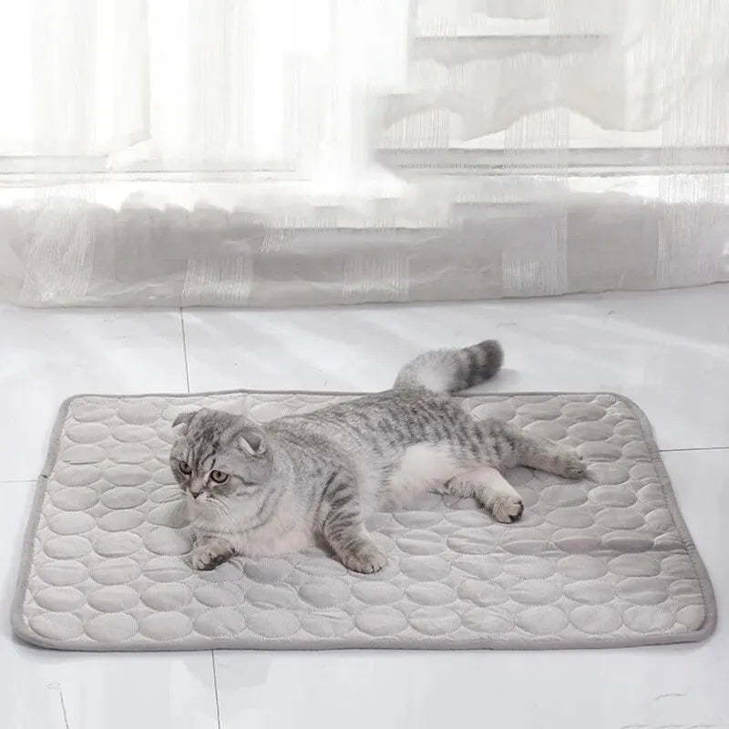 Tapete de enfriamiento para dormir para mascotas